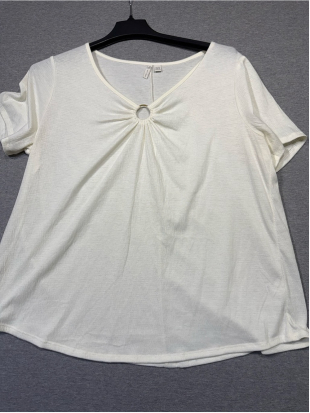 Women's Cato White Short Sleeve Tee with Ring Detail 14W NWOT